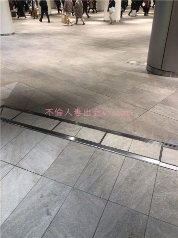 女性との待ち合わせ
