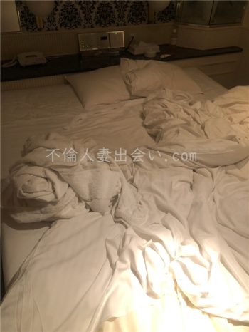 【PCMAX体験談】出張中の40代独身女性と出会い系で即ホテル直行した話
