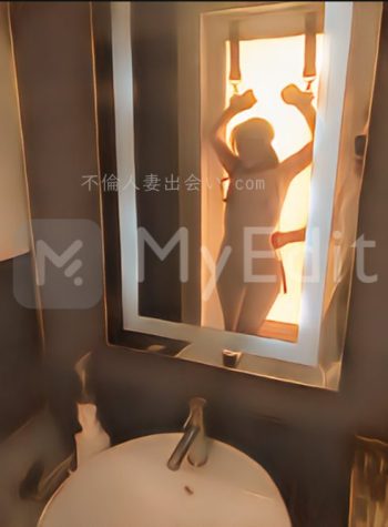 【イククル体験談】ドMのアラフィフ熟女をドア拘束してセックスしてきました