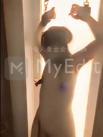 【イククル体験談】ドMのアラフィフ熟女をドア拘束してセックスしてきました