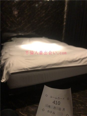 【ハッピーメール体験談】婚活しながらセックス三昧の40代女子のパンティは愛液でグチョ濡れ