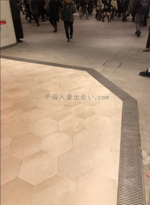 【ワクワクメール体験談】騎乗位でヨダレを垂らしながらイキまくる40代人妻さんとハメ潮セックス