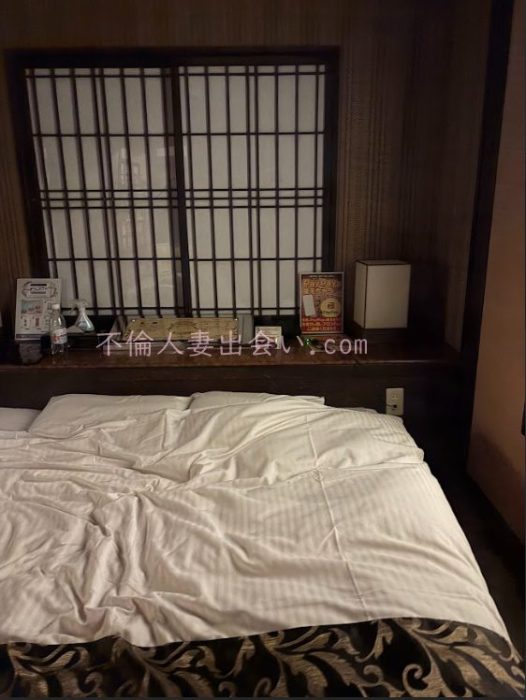 鏡張りの部屋でのセックス体験談